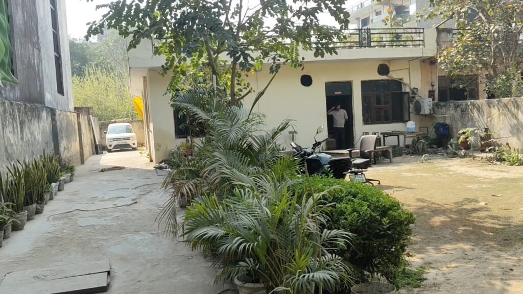 A spacious 450 Gaj residential plot available for sale in Sector 71, Noida through Mukhiya G Estates.